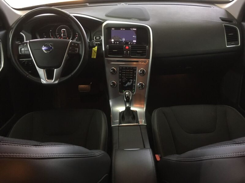 VOLVO XC60 2.0 D3 KINETIC AUTO