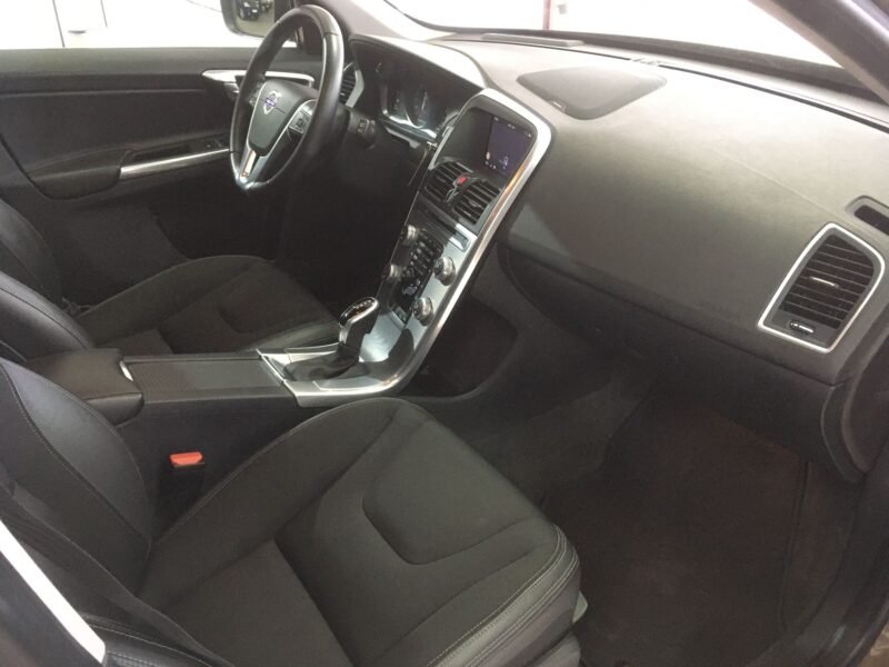 VOLVO XC60 2.0 D3 KINETIC AUTO