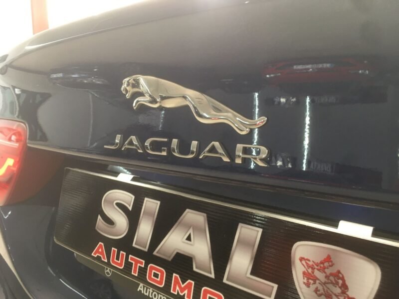 JAGUAR XE 2.0D 180PS PURE