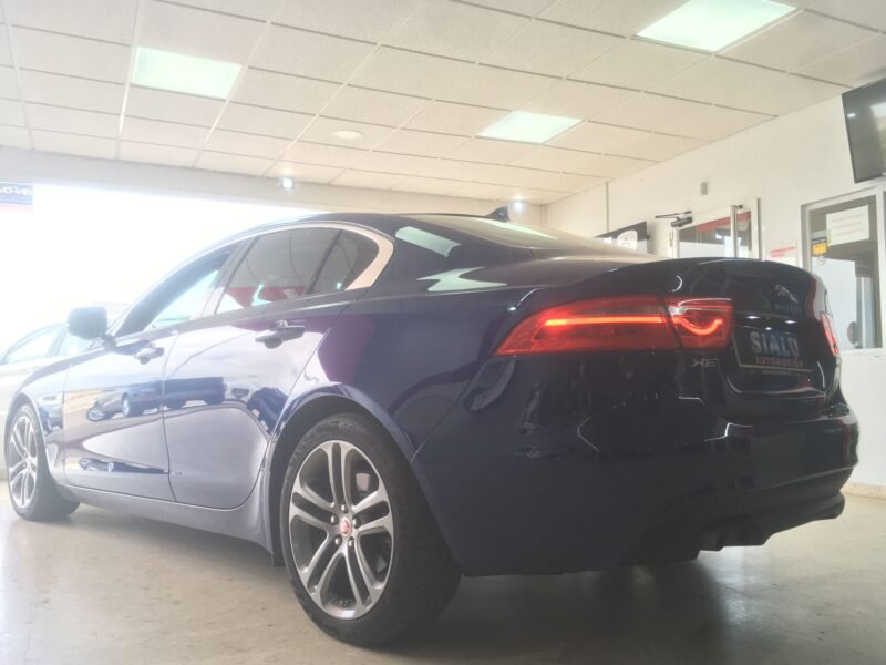 JAGUAR XE 2.0D 180PS PURE