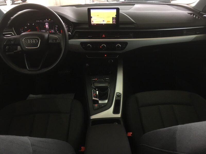 AUDI A4 AVANT 2.0 TDI S TRONIC