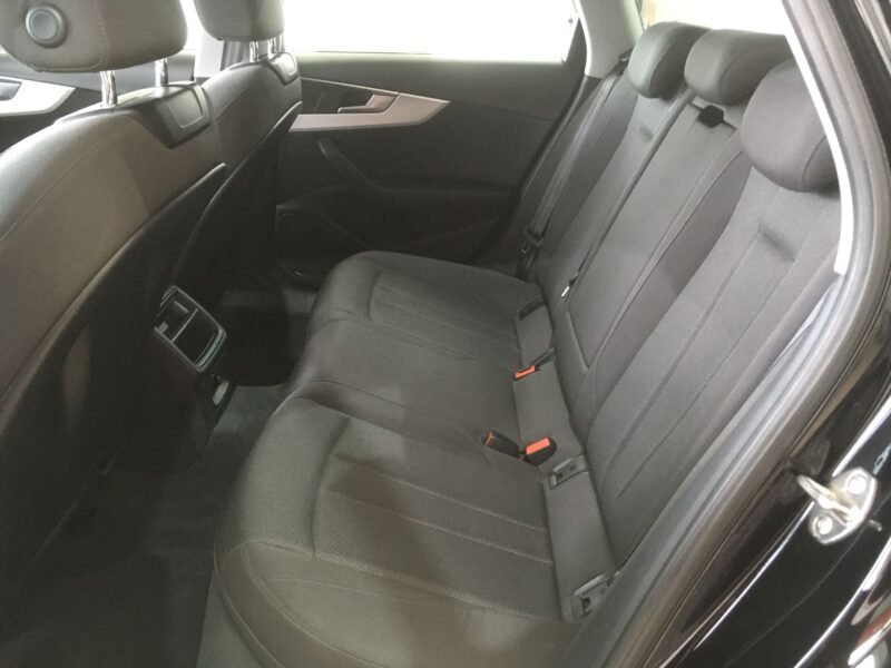 AUDI A4 AVANT 2.0 TDI S TRONIC