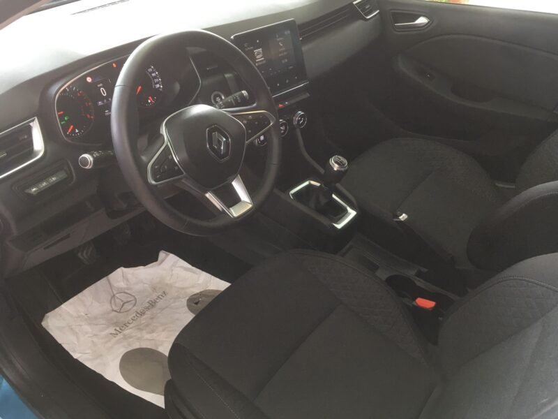 RENAULT Clio LIMITED TCE