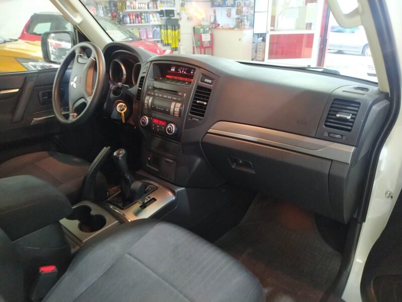 MITSUBISHI MONTERO SPIRIT