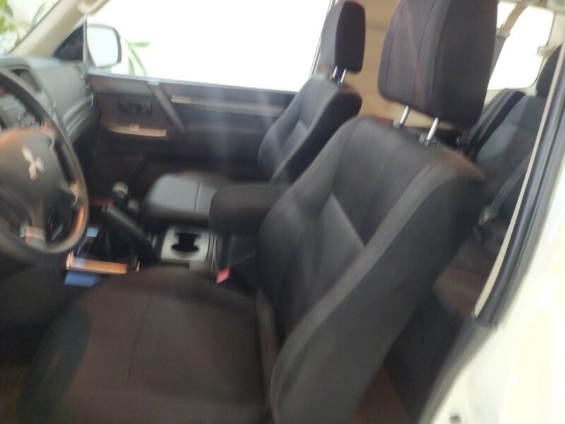 MITSUBISHI MONTERO SPIRIT