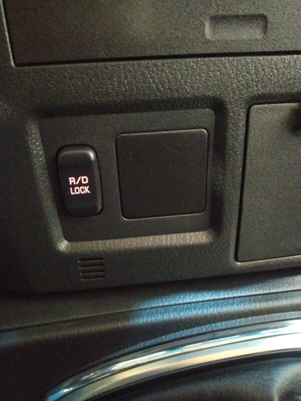 MITSUBISHI MONTERO SPIRIT